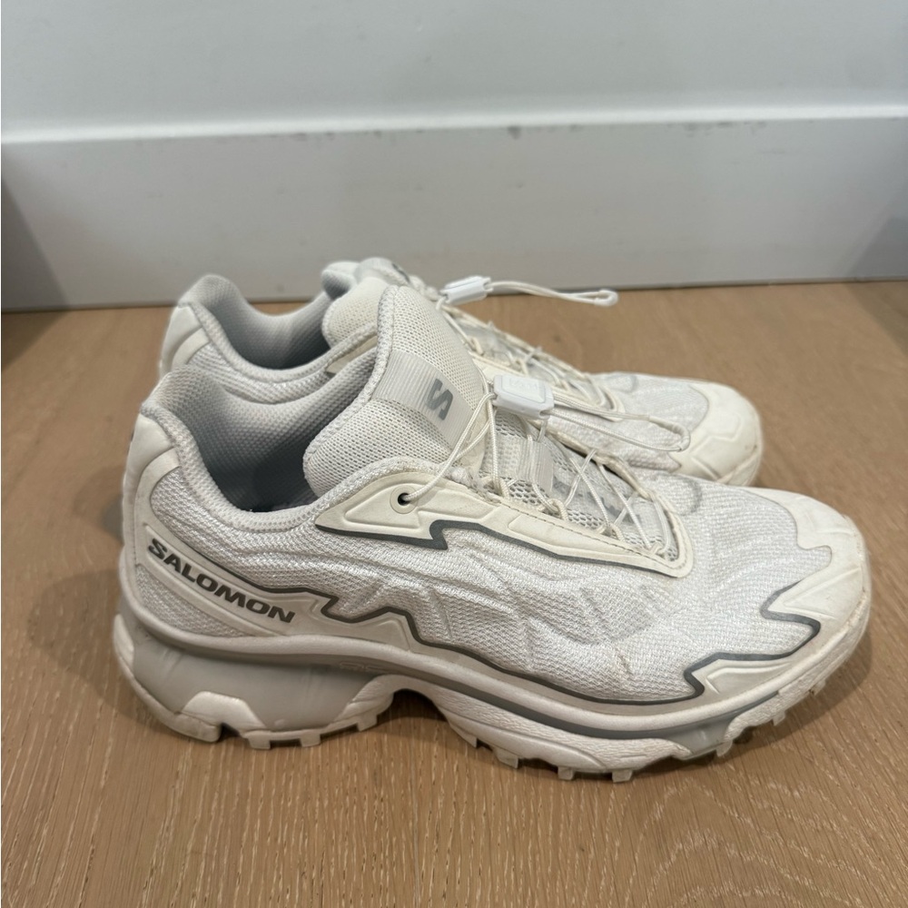 Salomon Women XT-Slate Sneakers in White Vanilla Ice